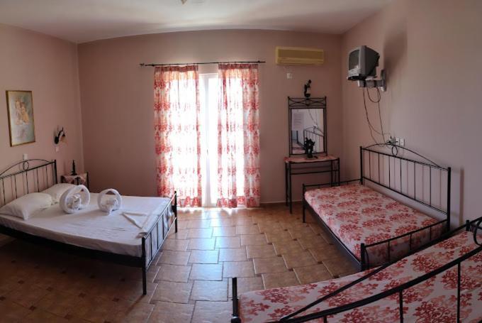 Hotel Takis Agios Georgios  Екстер'єр фото